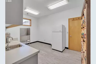 711 W Main St, Sheridan, OR 97378 - Photo 19