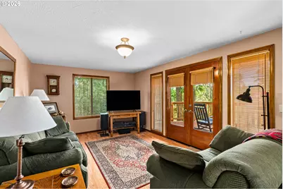 28560 Sutherlin Ln, Eugene, OR 97405 - Photo 15