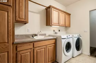 17124 SE Manley St, Portland, OR 97236 - Photo 21