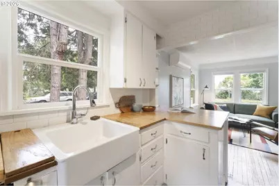 2343 SE 85th Ave SE, Portland, OR 97216 - Photo 11