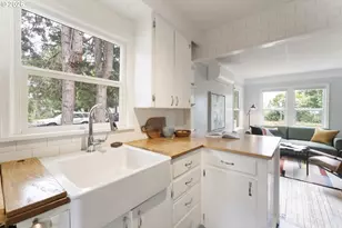 2343 SE 85th Ave SE, Portland, OR 97216 - Photo 11