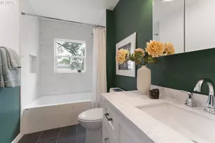 2343 SE 85th Ave SE, Portland, OR 97216 - Photo 21