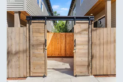 3017 NE Ainsworth St #10, Portland, OR 97211 - Photo 17