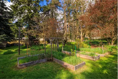 1010 N Park Ave, Eugene, OR 97404 - Photo 33