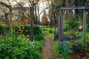 1010 N Park Ave, Eugene, OR 97404 - Photo 29