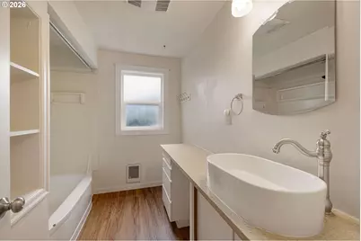 1010 N Park Ave, Eugene, OR 97404 - Photo 15