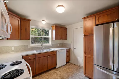 1010 N Park Ave, Eugene, OR 97404 - Photo 9