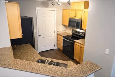 14735 SW Beard Rd #102, Beaverton, OR 97007 - Photo 5