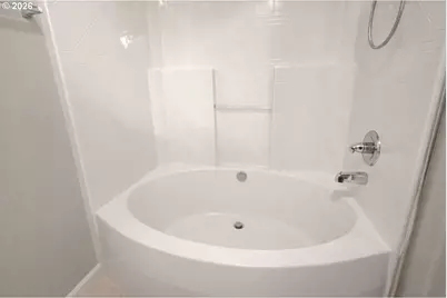 14735 SW Beard Rd #102, Beaverton, OR 97007 - Photo 17