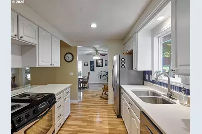 8166 Saghalie Dr, Salem, OR 97301 - Photo 21