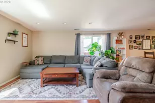647 NE Autumn Ridge Dr, McMinnville, OR 97128 - Photo 5