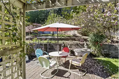 949 S S Ct, Cottage Grove, OR 97424 - Photo 17