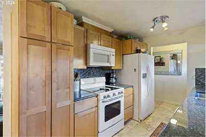 949 S S Ct, Cottage Grove, OR 97424 - Photo 5