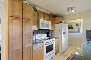 949 S S Ct, Cottage Grove, OR 97424 - Photo 5