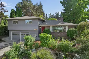 11240 NE Couch Ct, Portland, OR 97220 - Photo 35