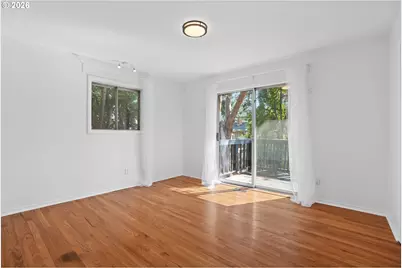 11240 NE Couch Ct, Portland, OR 97220 - Photo 15