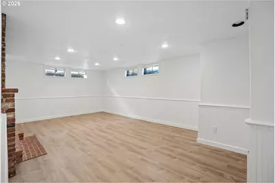 11240 NE Couch Ct, Portland, OR 97220 - Photo 23