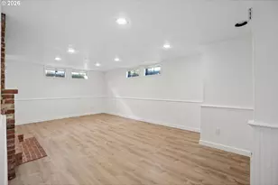 11240 NE Couch Ct, Portland, OR 97220 - Photo 23