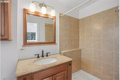 11240 NE Couch Ct, Portland, OR 97220 - Photo 17