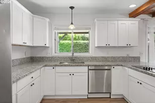 11240 NE Couch Ct, Portland, OR 97220 - Photo 7
