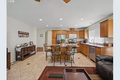 13623 Barclay Hills Dr, Oregon City, OR 97045 - Photo 11