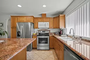 13623 Barclay Hills Dr, Oregon City, OR 97045 - Photo 11