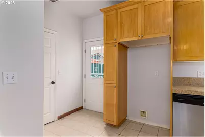 7815 SE Harney St, Portland, OR 97206 - Photo 9
