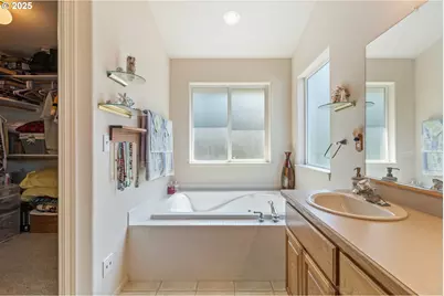 2730 Golfview Ave, Sutherlin, OR 97479 - Photo 25