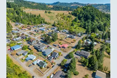 1753 20th St, Myrtle Point, OR 97458 - Photo 43