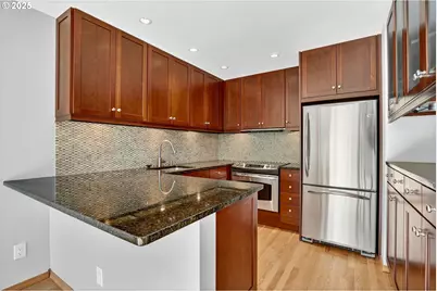 830 SW Broadway Dr #8, Portland, OR 97201 - Photo 11