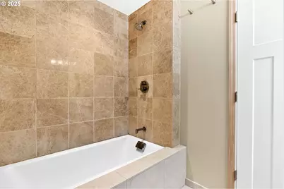 830 SW Broadway Dr #8, Portland, OR 97201 - Photo 15