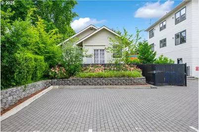 4435 SE Belmont St, Portland, OR 97215 - Photo 9