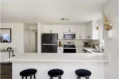 2630 NE Saratoga St, Portland, OR 97211 - Photo 13