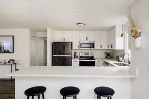 2630 NE Saratoga St, Portland, OR 97211 - Photo 13