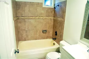 100 Kerr Pkwy, Lake Oswego, OR 97035 - Photo 13