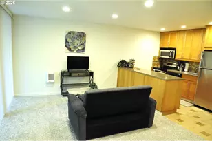 100 Kerr Pkwy, Lake Oswego, OR 97035 - Photo 9