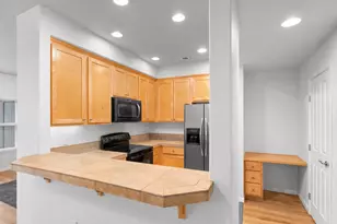 10820 SW Huntington Ave, Tigard, OR 97223 - Photo 5