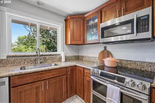 12050 NW Big Fir Cir, Portland, OR 97229 - Photo 11