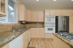 663 S Hemlock St, Cannon Beach, OR 97110 - Photo 9