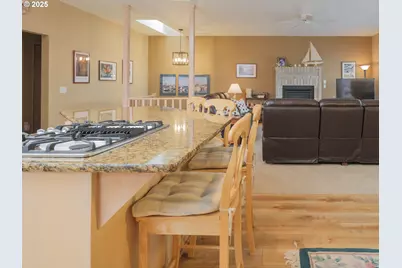 663 S Hemlock St, Cannon Beach, OR 97110 - Photo 13