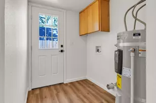 801 NE 13th St, McMinnville, OR 97128 - Photo 17