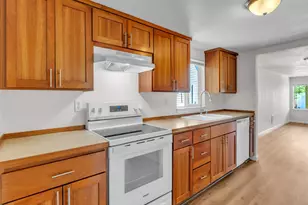 801 NE 13th St, McMinnville, OR 97128 - Photo 9