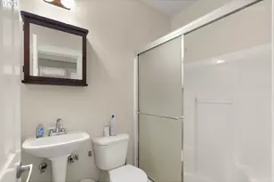 808 NE Caden Ave, Hillsboro, OR 97124 - Photo 9