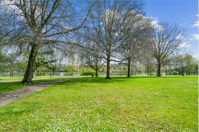 602 S Vermont St, Portland, OR 97219 - Photo 37