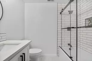 602 S Vermont St, Portland, OR 97219 - Photo 11