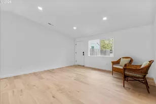 602 S Vermont St, Portland, OR 97219 - Photo 5