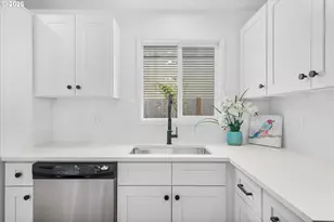 602 S Vermont St, Portland, OR 97219 - Photo 27