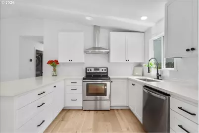 602 S Vermont St, Portland, OR 97219 - Photo 7