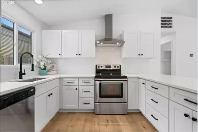 602 S Vermont St, Portland, OR 97219 - Photo 25