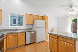 6138 SE Luna Way, Hillsboro, OR 97123 - Photo 3